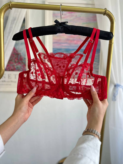 Scarlet Bloom Floral Nakışlı Bralet Takım