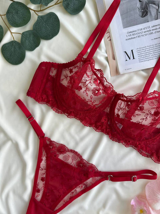 Scarlet Bloom Floral Nakışlı Bralet Takım